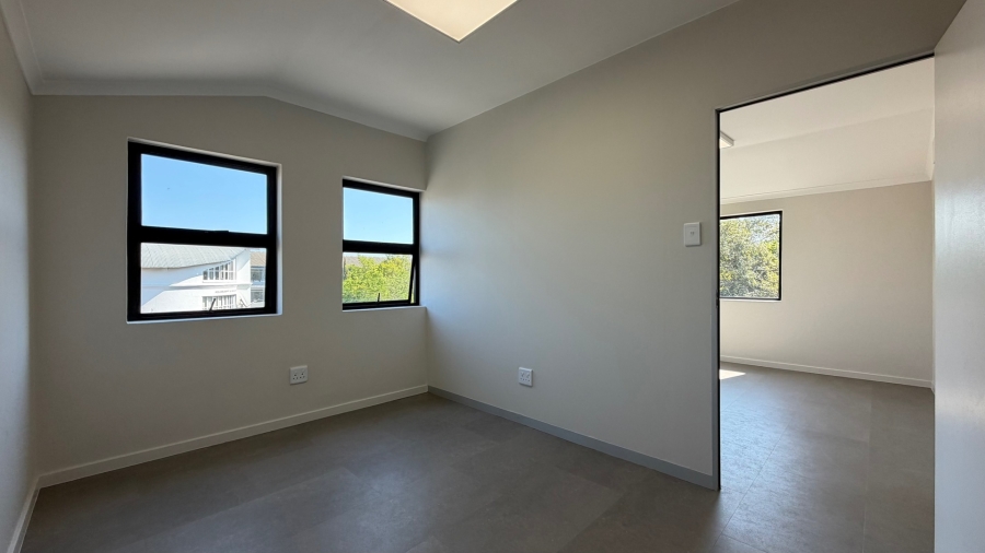 To Let Commercial Property for Rent in Somerset West Western Cape